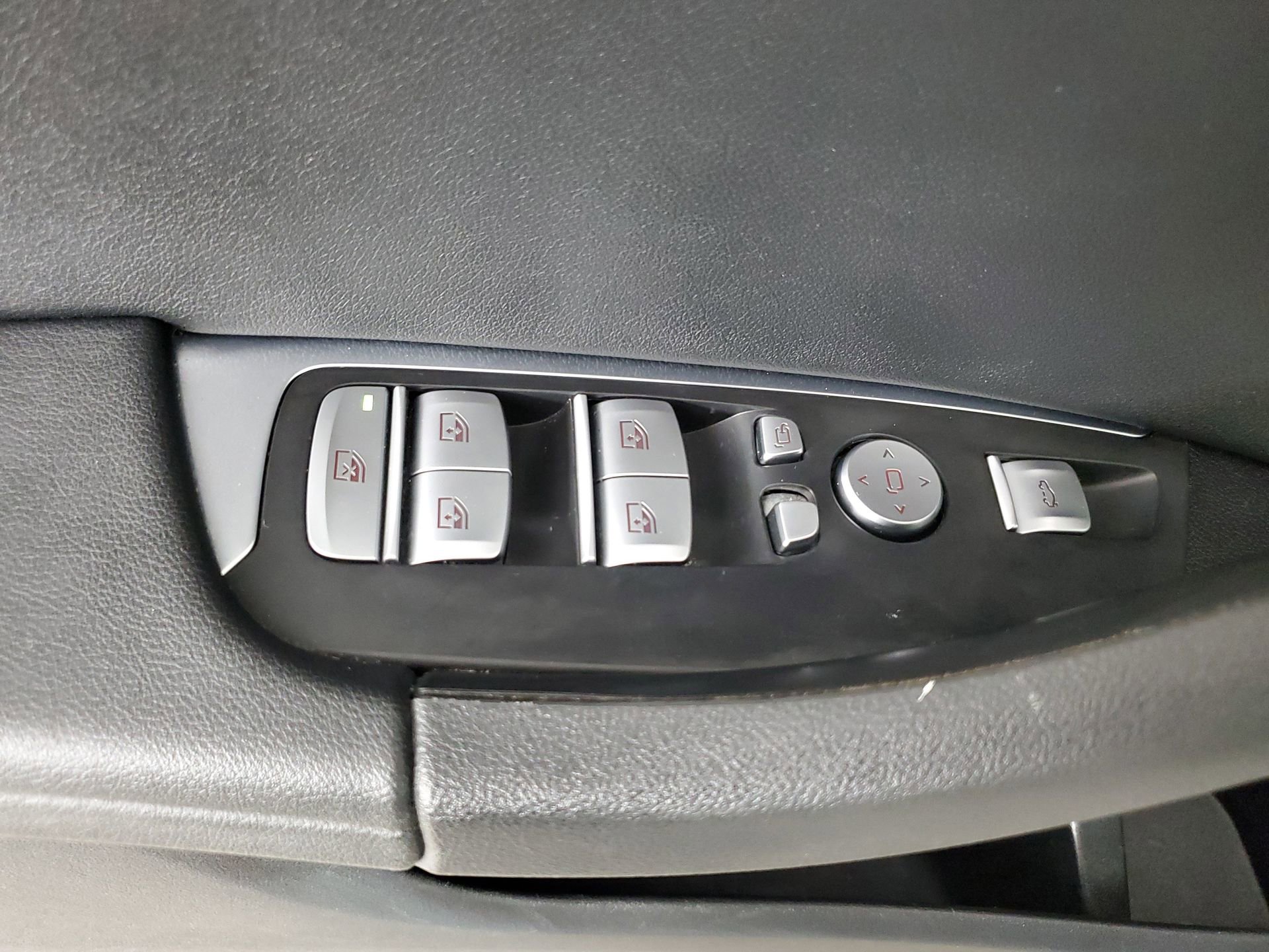 Used 2020 BMW X3 xDrive30i w/ Premium Package image 31