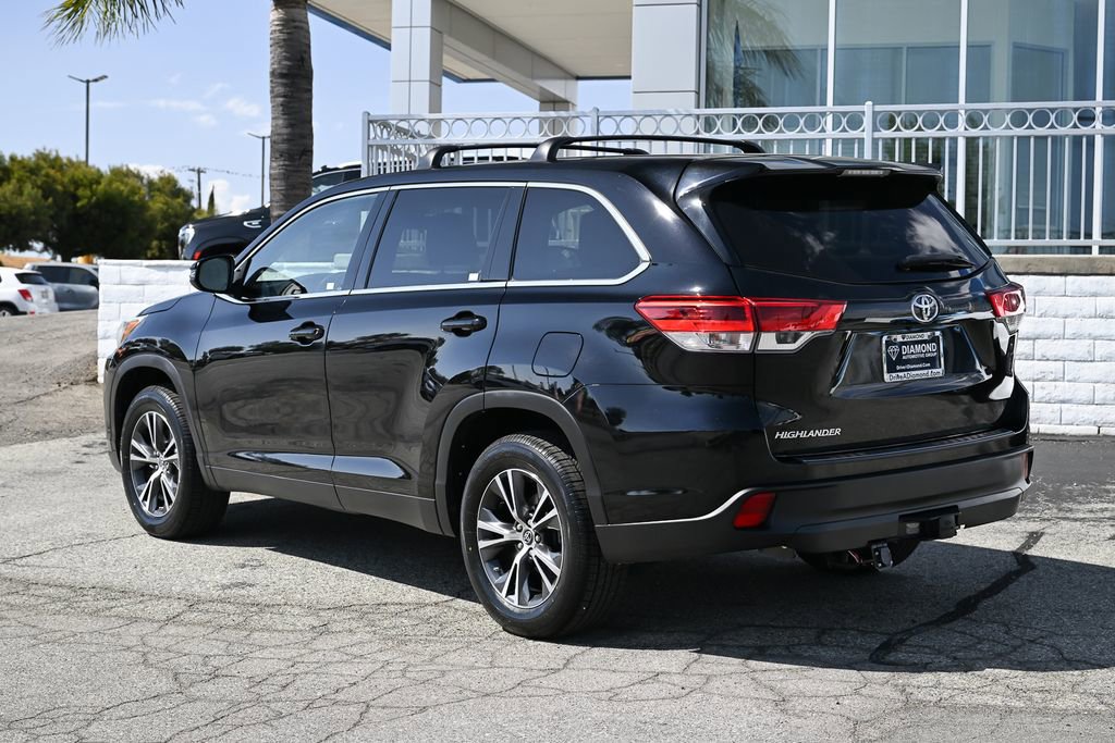 Used 2019 Toyota Highlander LE FWD image 7