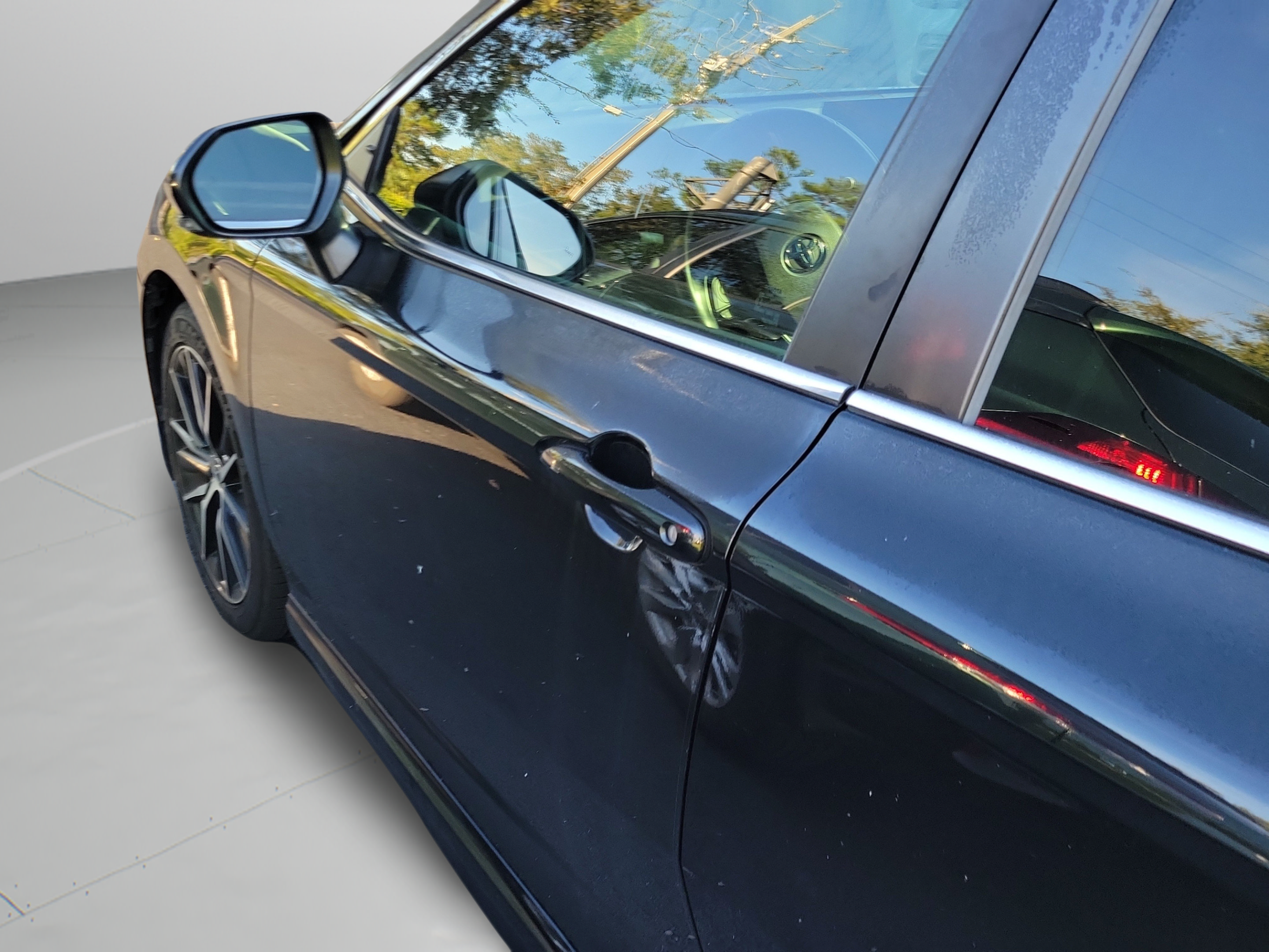 Used 2022 Toyota Camry SE w/ Audio Upgrade Package FWD image 28