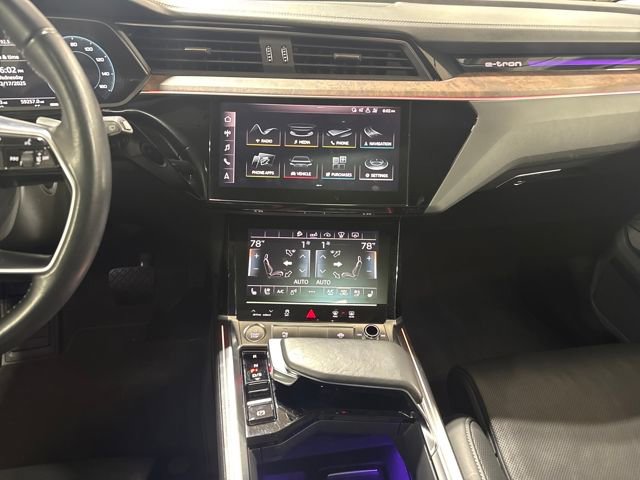 Used 2019 Audi e-tron Prestige w/ Prestige Package image 23