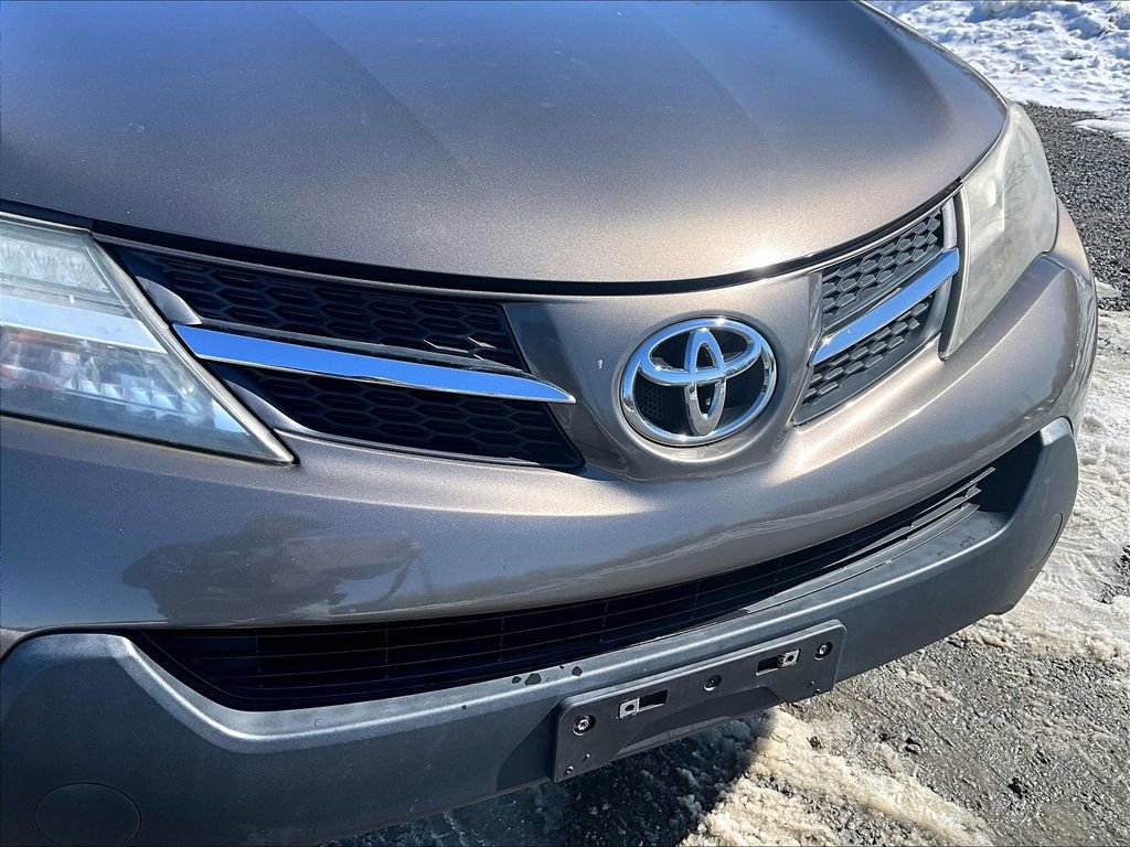 Used 2015 Toyota RAV4 XLE image 25
