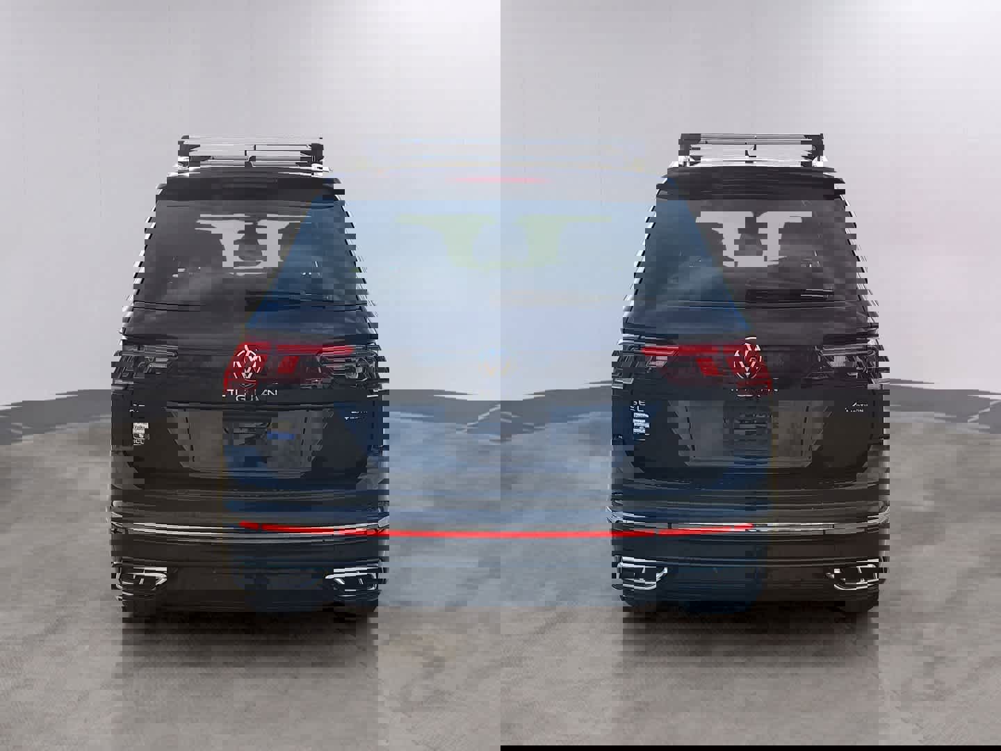 Certified 2023 Volkswagen Tiguan SEL R-Line image 5