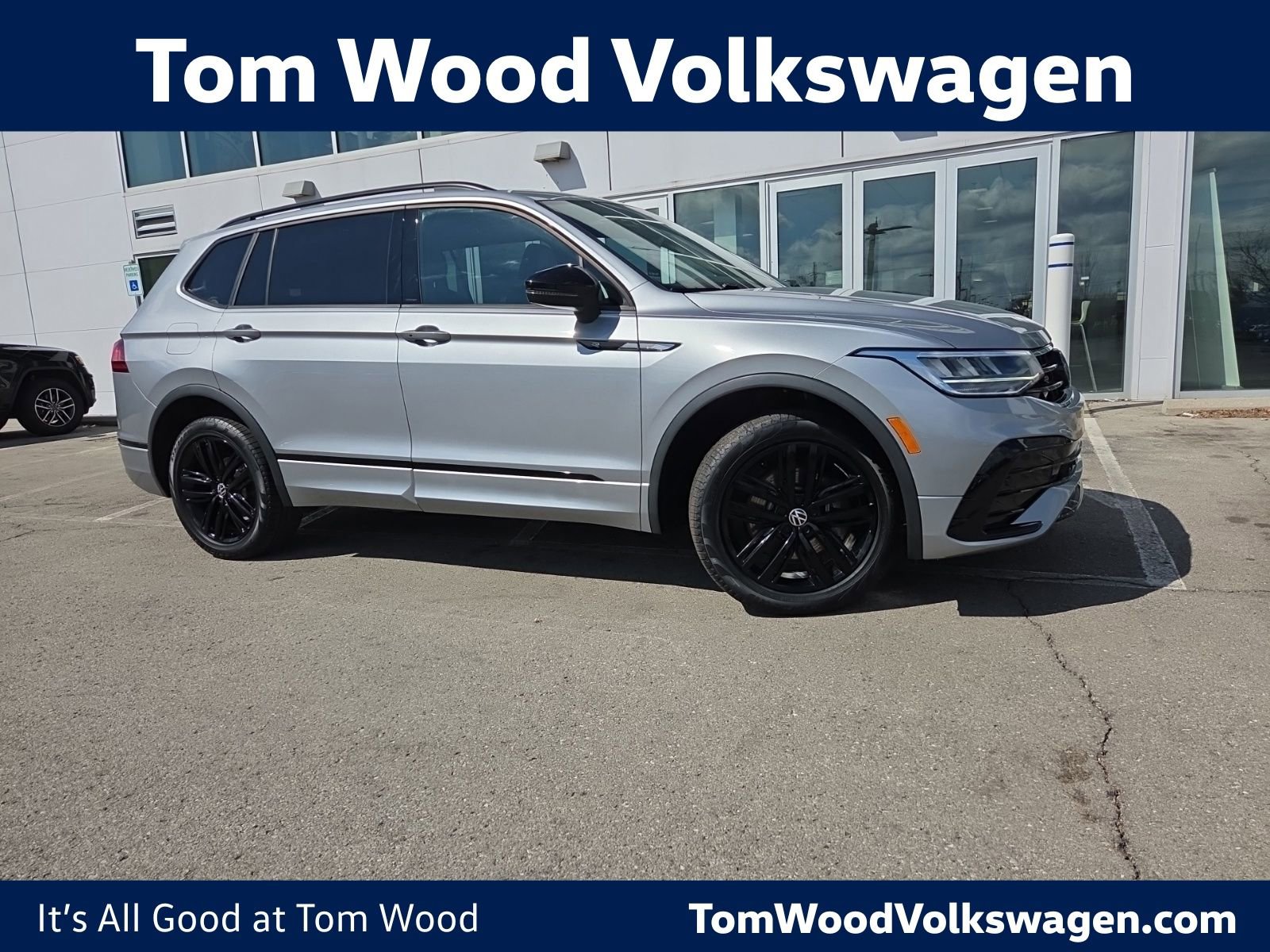 Certified 2022 Volkswagen Tiguan SE R-Line AWD/4WD image 1