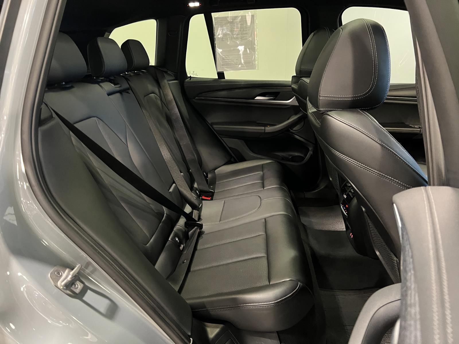 Used 2022 BMW X3 M40i w/ Premium Package image 37