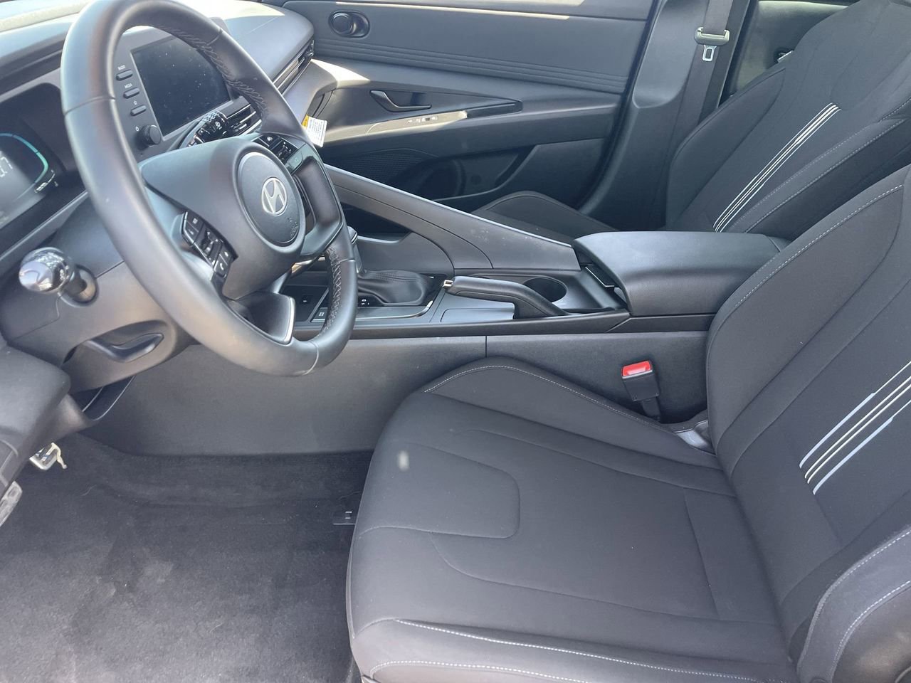 Certified 2025 Hyundai Elantra Sport FWD image 18