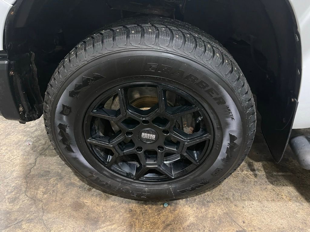 Used 2015 Toyota Tundra SR image 32