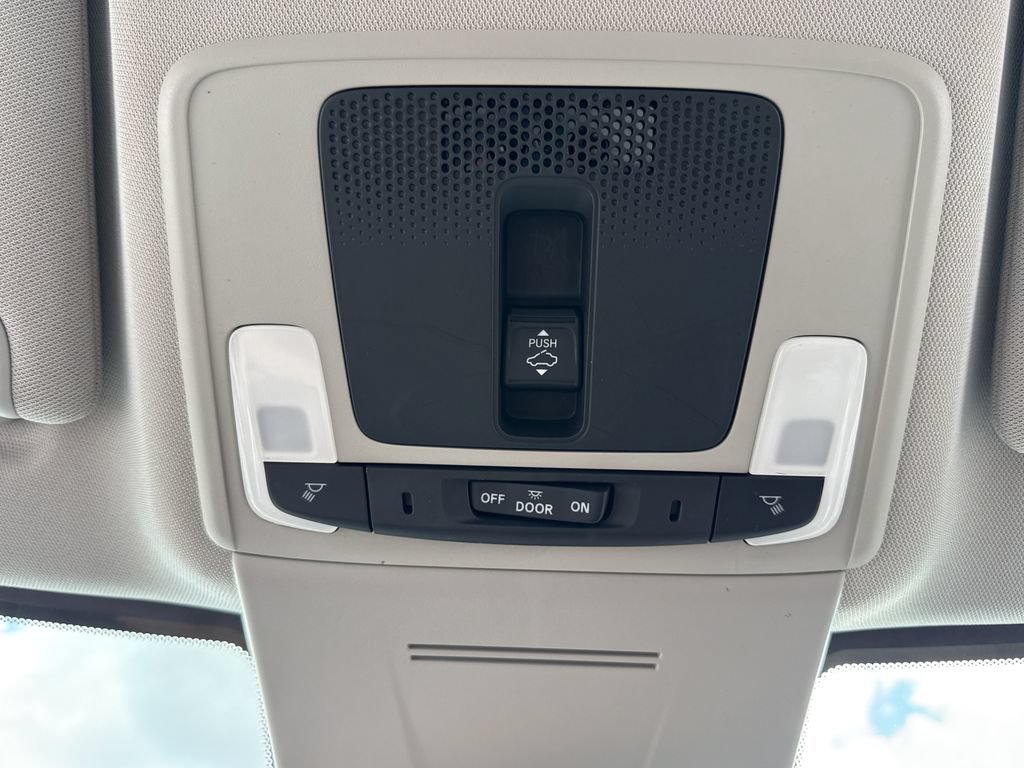 Used 2022 Honda Civic EX-L image 10