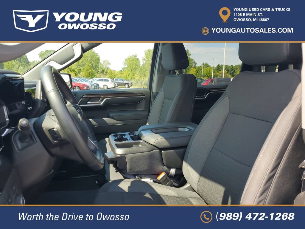 Used 2024 Chevrolet Silverado 1500 LT AWD/4WD image 7