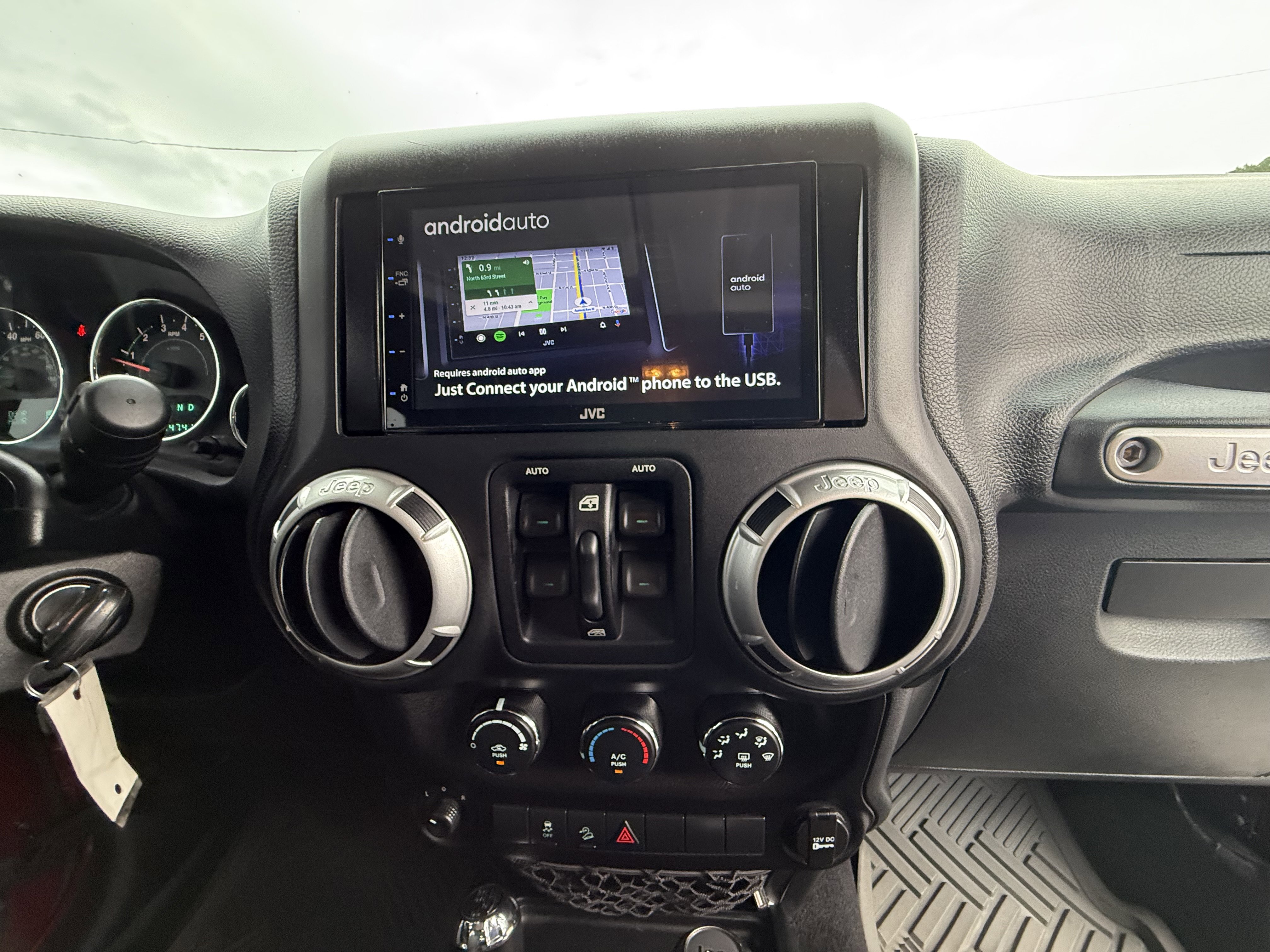Used 2012 Jeep Wrangler Unlimited Sport AWD/4WD image 23