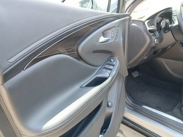 Certified 2020 Buick Envision Essence AWD/4WD image 10
