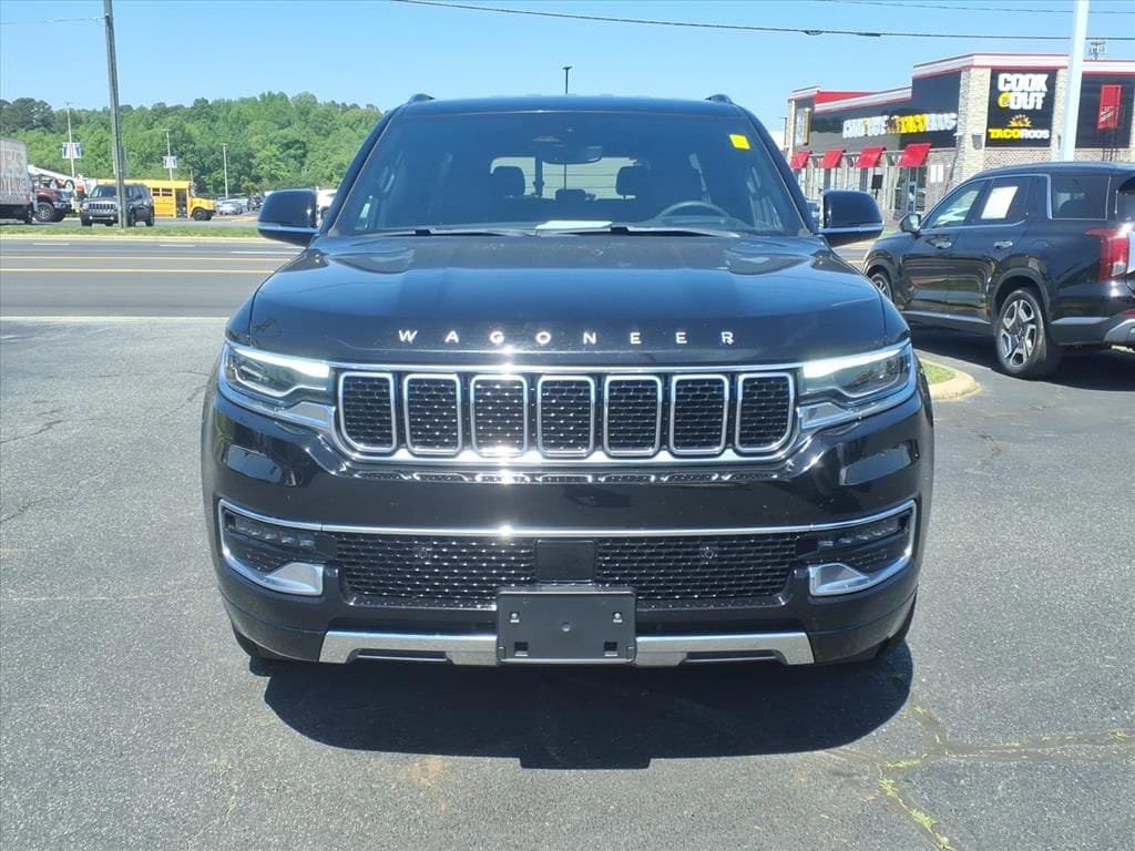 Used 2024 Jeep Wagoneer Series III AWD/4WD image 2
