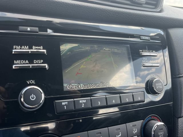 Used 2017 Nissan Rogue S FWD image 30