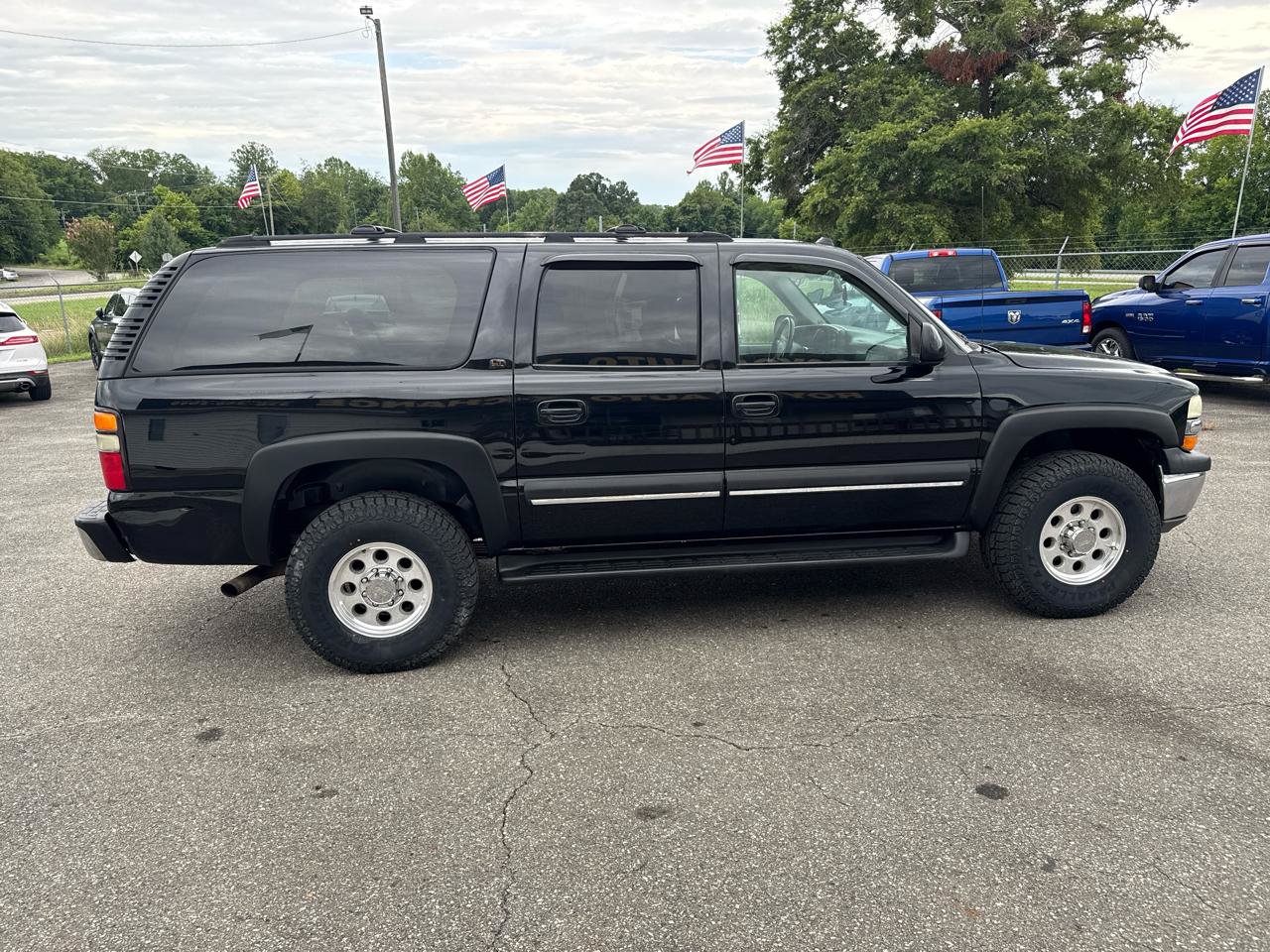 Used 2004 Chevrolet Suburban 2500 LT w/ Preferred Equipment Group AWD/4WD image 18
