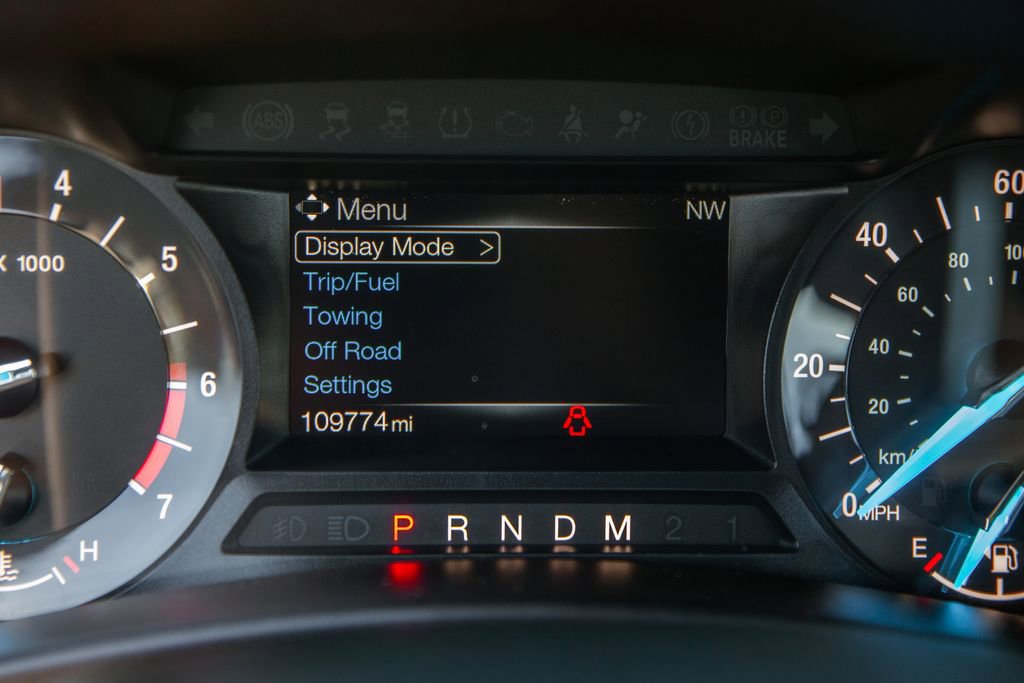 Used 2017 Ford Expedition XLT w/ Equipment Group 201A AWD/4WD image 18
