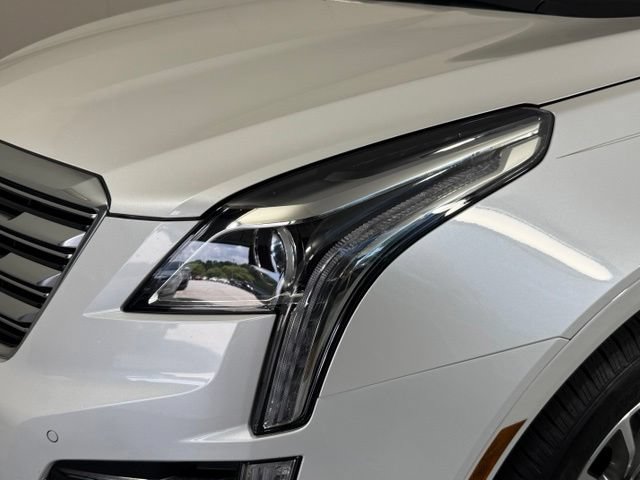 Used 2017 Cadillac XT5 Luxury w/ Driver Awareness Package FWD image 9