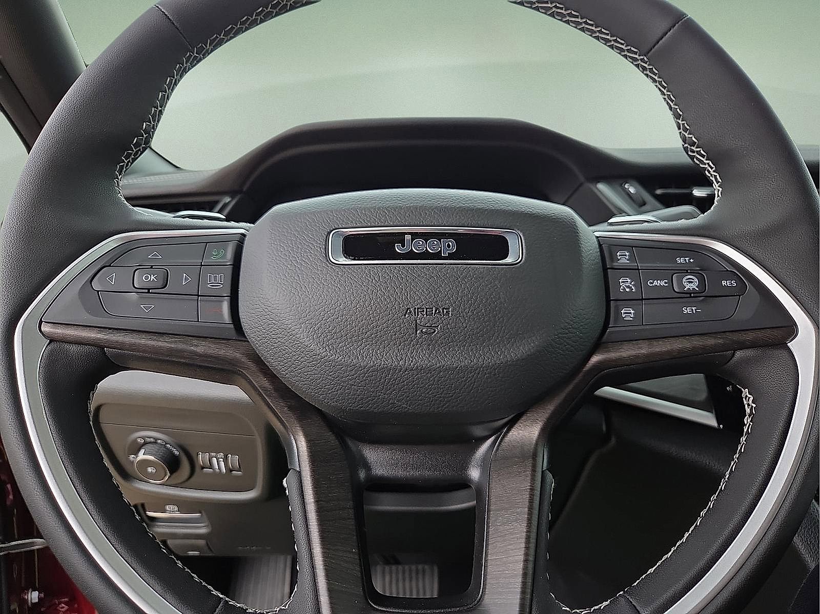 New 2026 Jeep Grand Cherokee L Limited AWD/4WD image 24