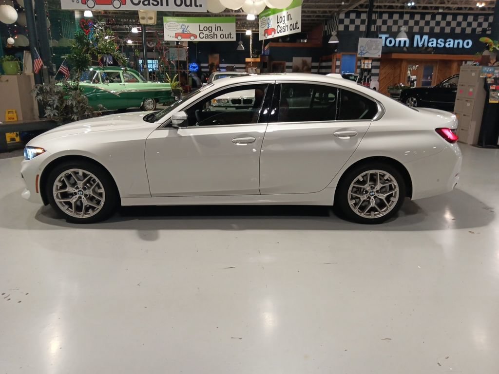Used 2025 BMW 330i xDrive Sedan w/ Premium Package AWD/4WD image 14