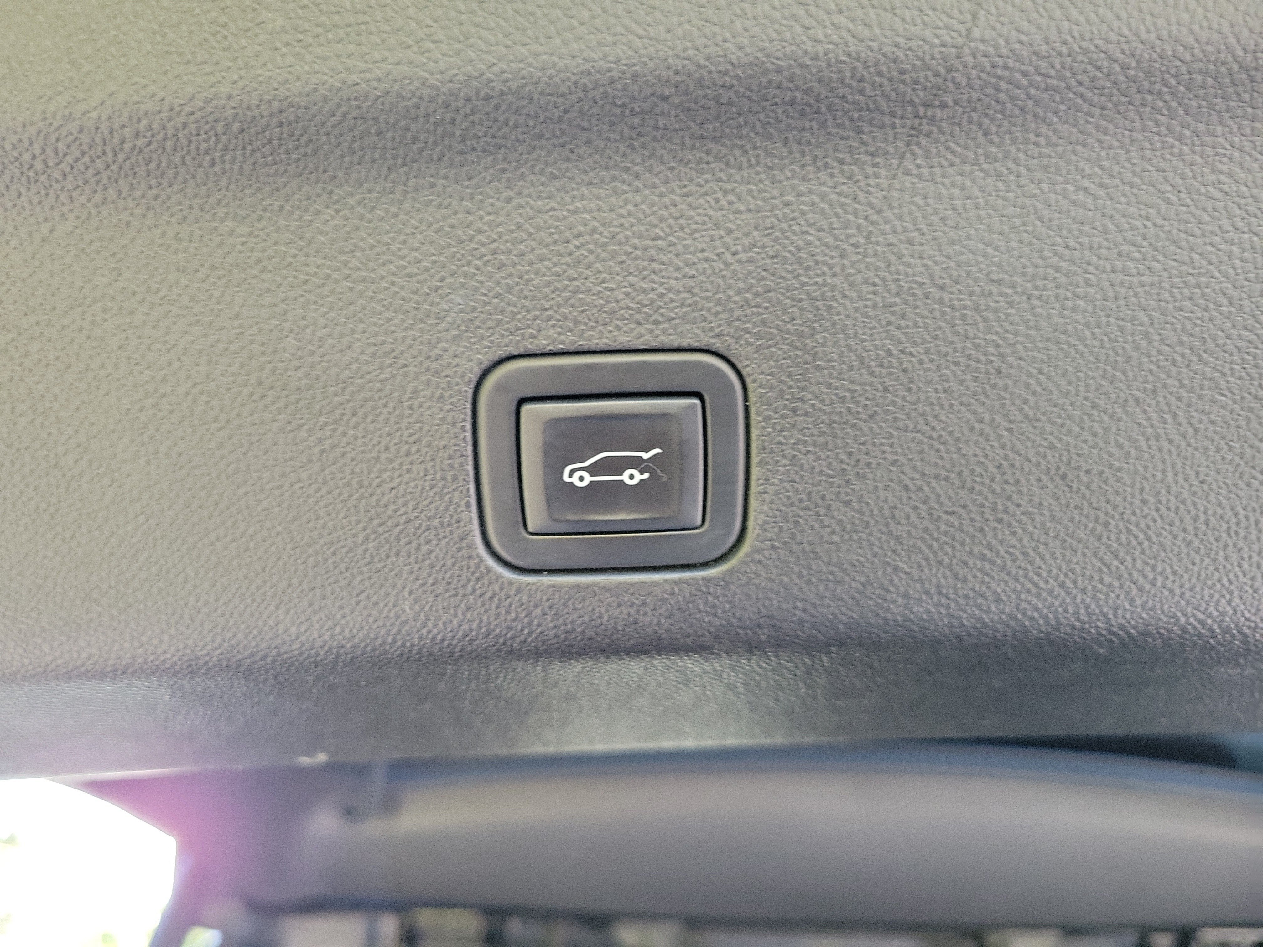 Used 2023 Chevrolet Suburban RST RWD image 14