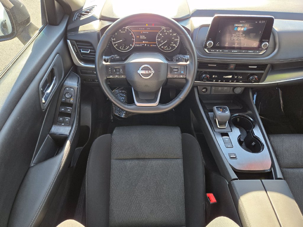 Certified 2025 Nissan Rogue SV FWD image 14