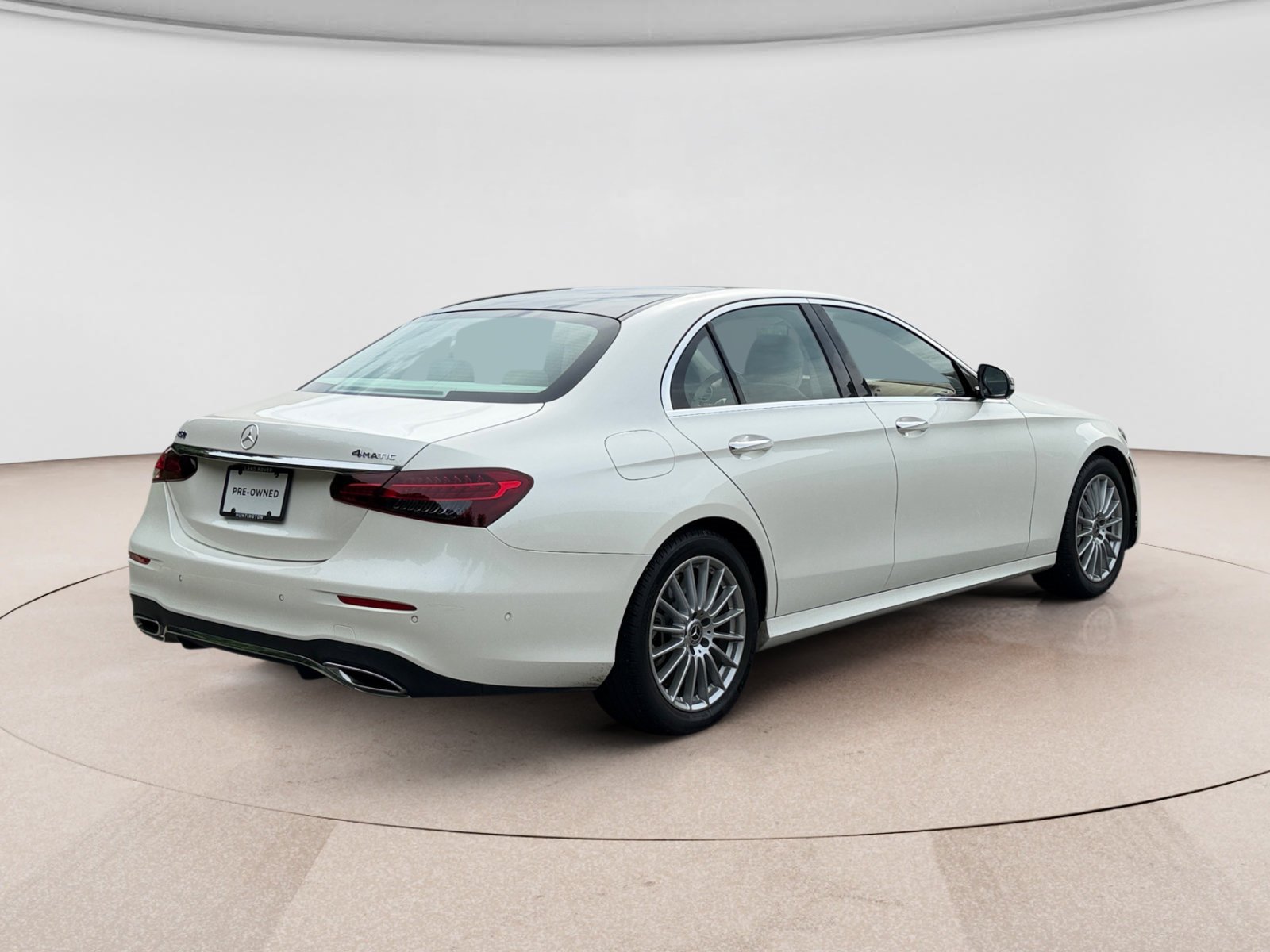 Used 2022 Mercedes-Benz E 450 4MATIC Sedan image 5