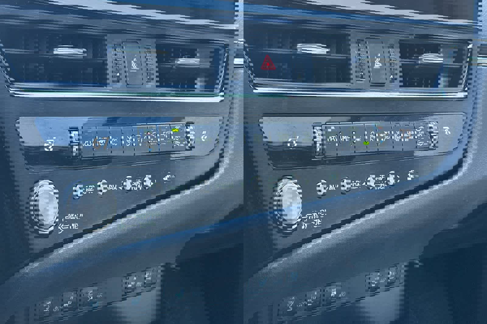 Used 2023 Lexus ES 300h w/ Premium Package image 21