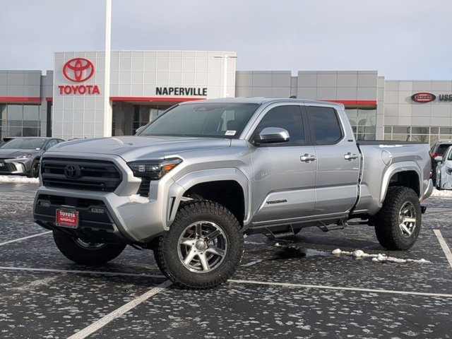 Used 2025 Toyota Tacoma SR5 image 2