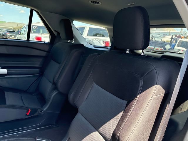Used 2024 Ford Explorer XLT AWD/4WD image 11