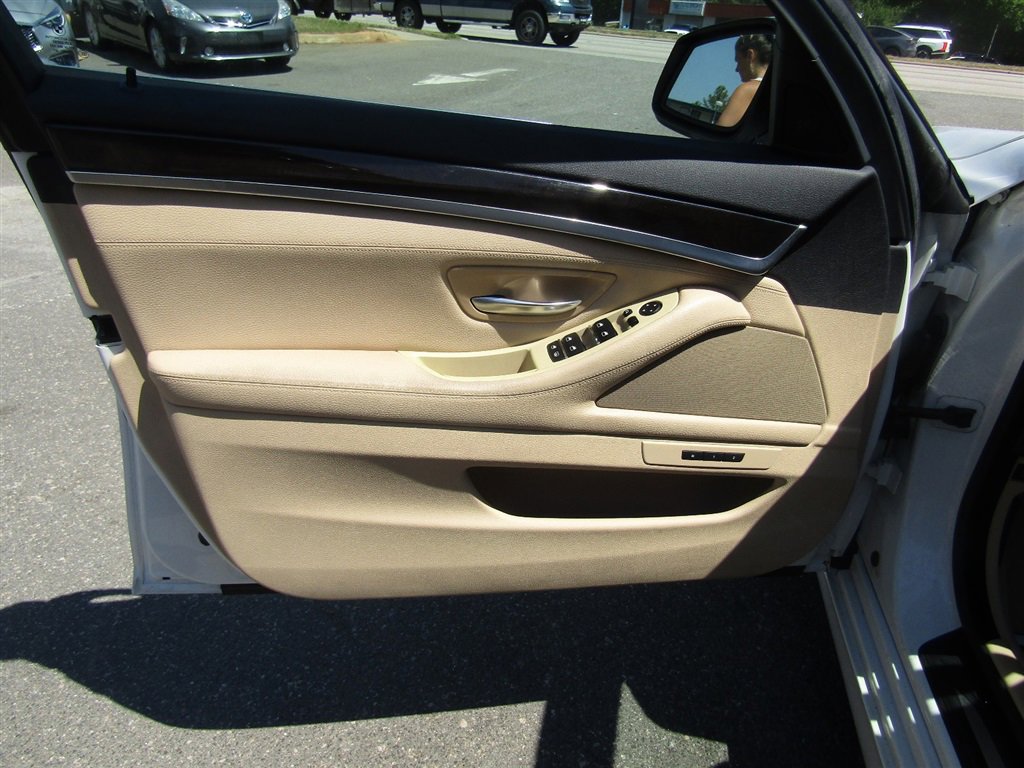 Used 2011 BMW 535i Sedan image 21