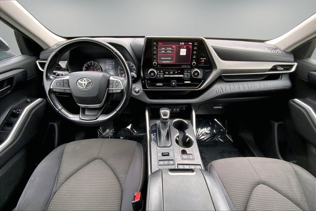 Used 2022 Toyota Highlander LE AWD/4WD image 15