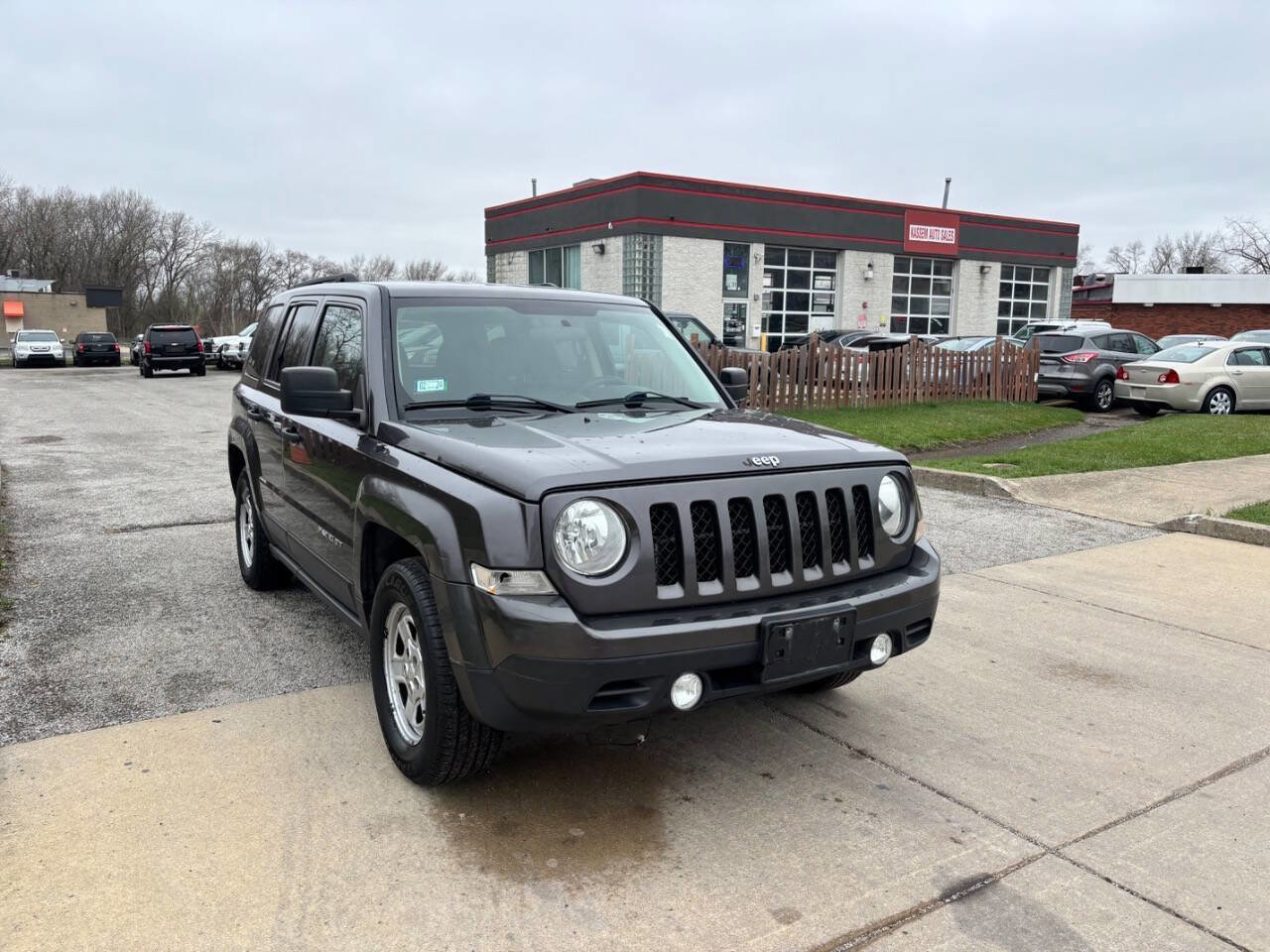 Used 2015 Jeep Patriot Sport image 2