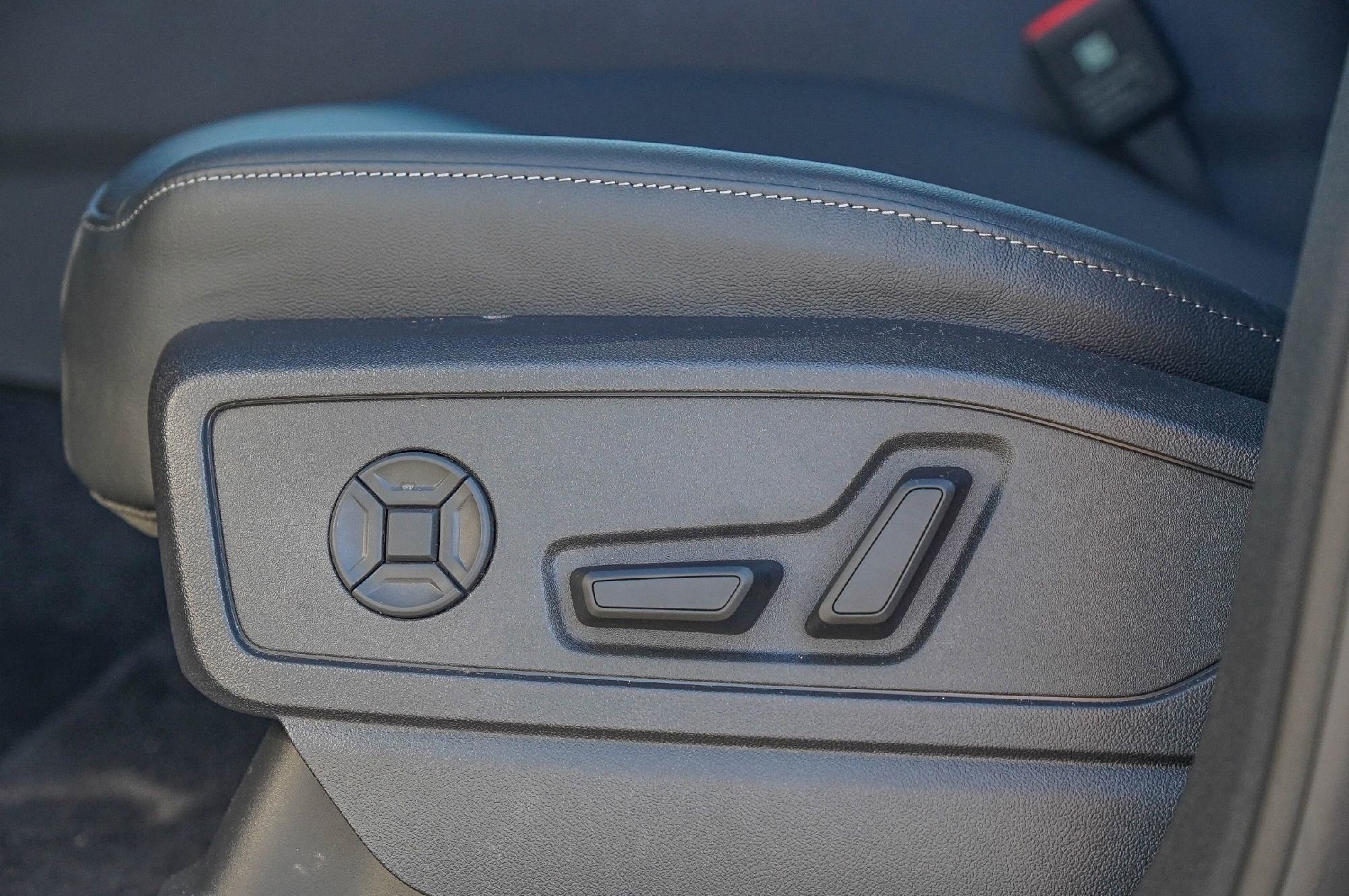 New 2025 Audi Q5 Premium Plus image 17