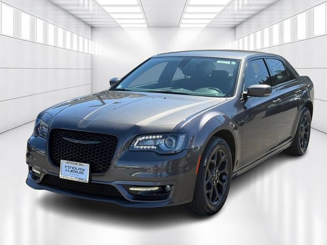 Used 2022 Chrysler 300 Touring L w/ Comfort Group image 1