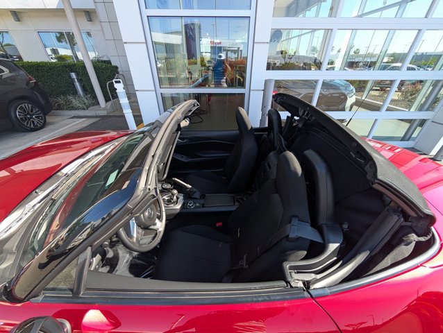 Used 2020 MAZDA MX-5 Miata Sport RWD image 9