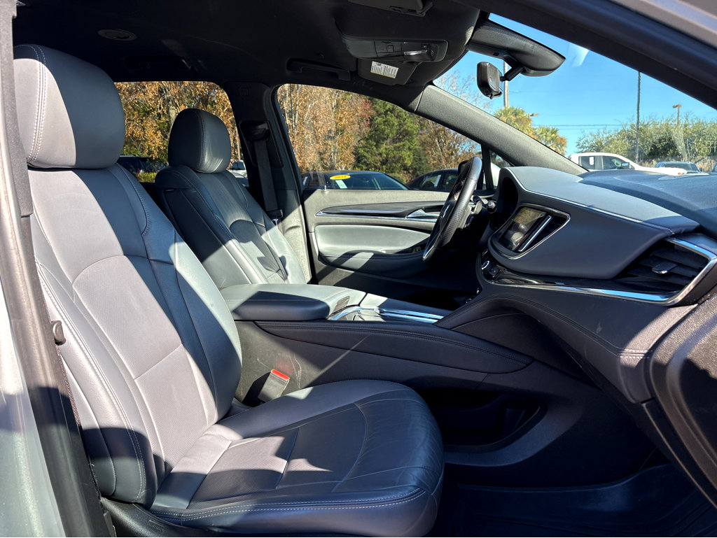 Used 2022 Buick Enclave Premium image 11