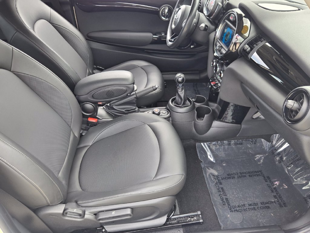 Used 2019 MINI Cooper 2-Door Hardtop FWD image 16