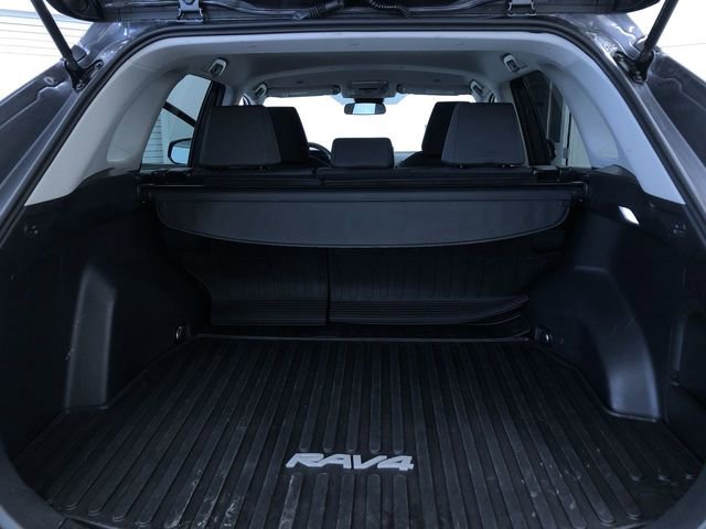 Used 2025 Toyota RAV4 XLE image 32