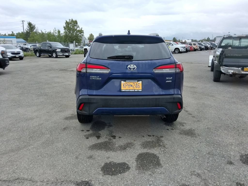 Used 2023 Toyota Corolla Cross XLE w/ Convenience Package AWD/4WD image 7