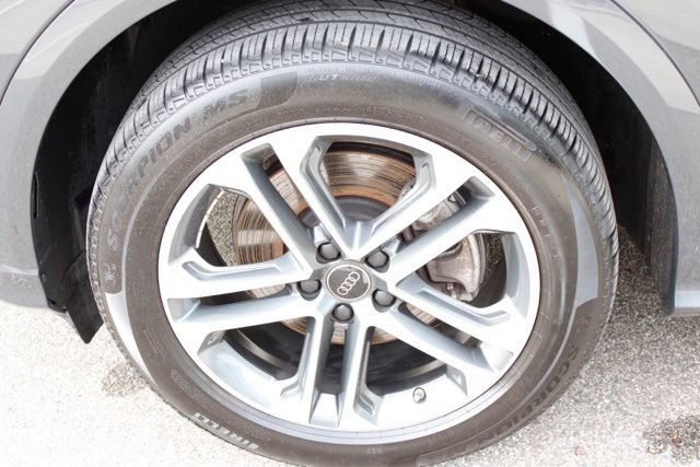 Used 2025 Audi Q5 Premium w/ Convenience Package AWD/4WD image 12