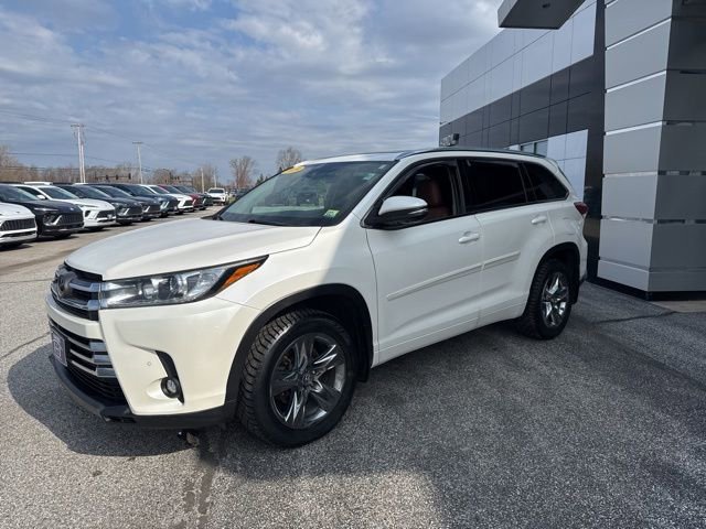 Used 2019 Toyota Highlander Limited Platinum AWD/4WD image 3