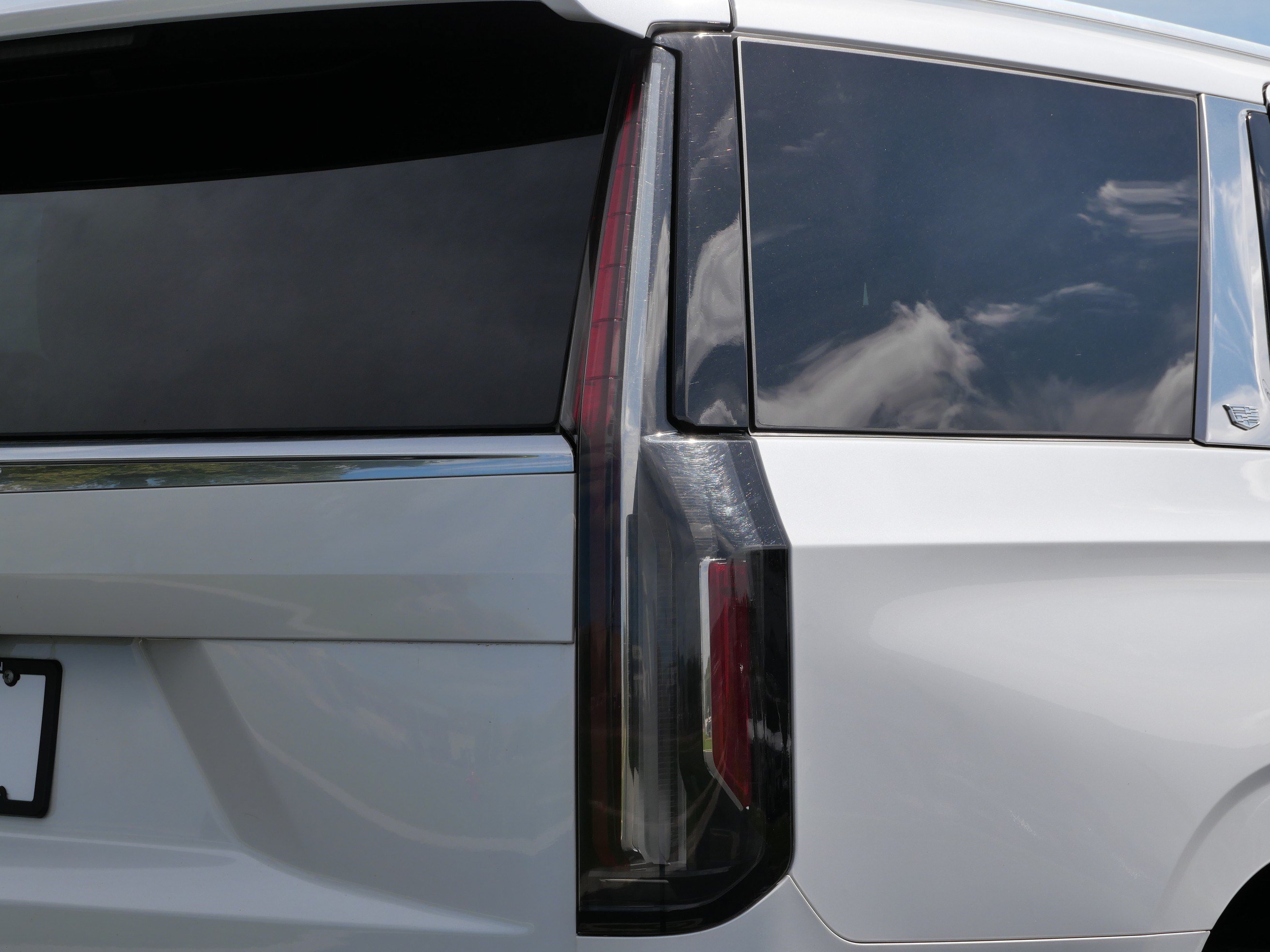 Certified 2024 Cadillac Escalade Premium Luxury w/ Performance Package AWD/4WD image 17