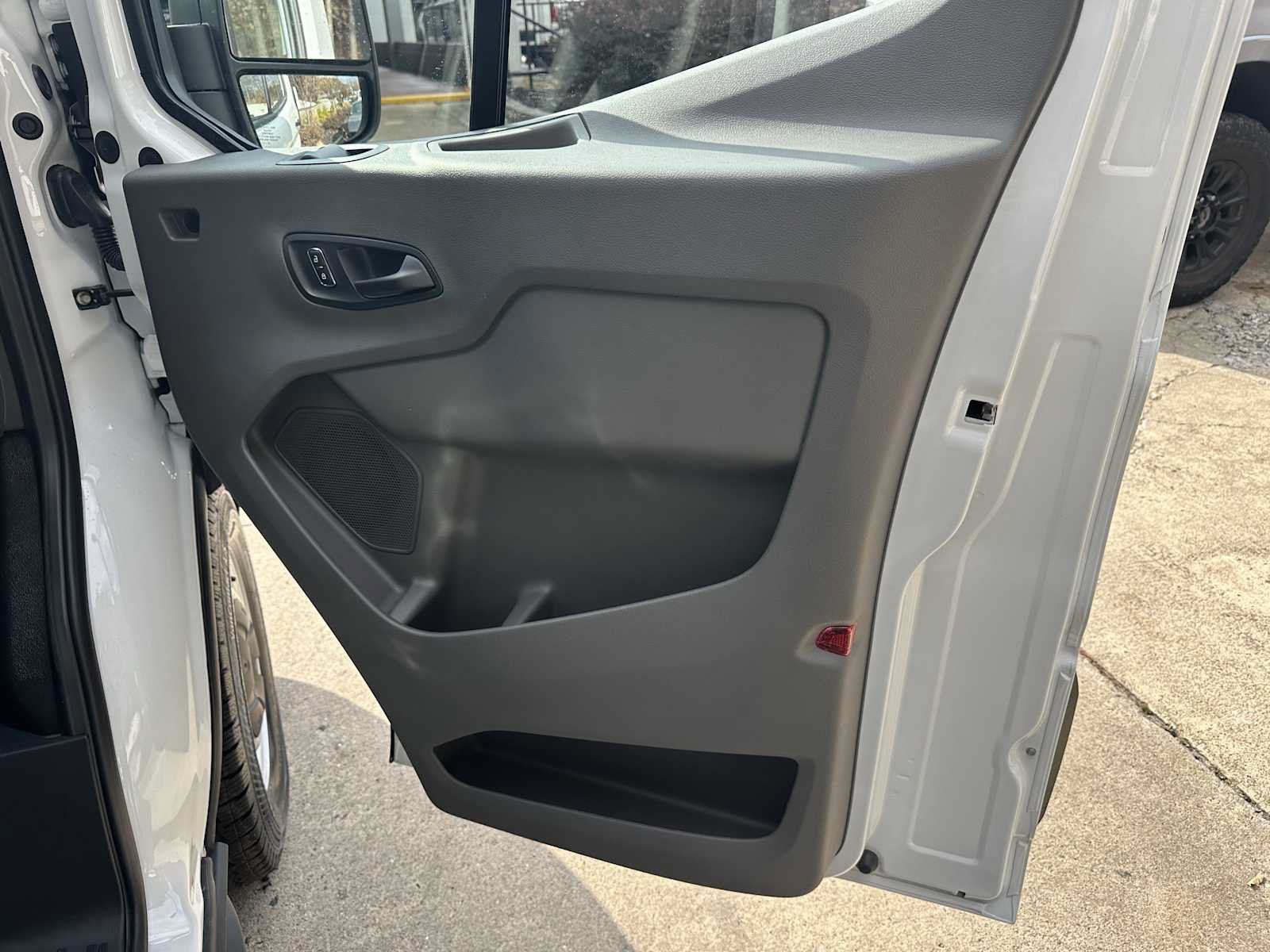 New 2026 Ford Transit 250 148 Medium Roof w/ Load Area Protection Package RWD image 13