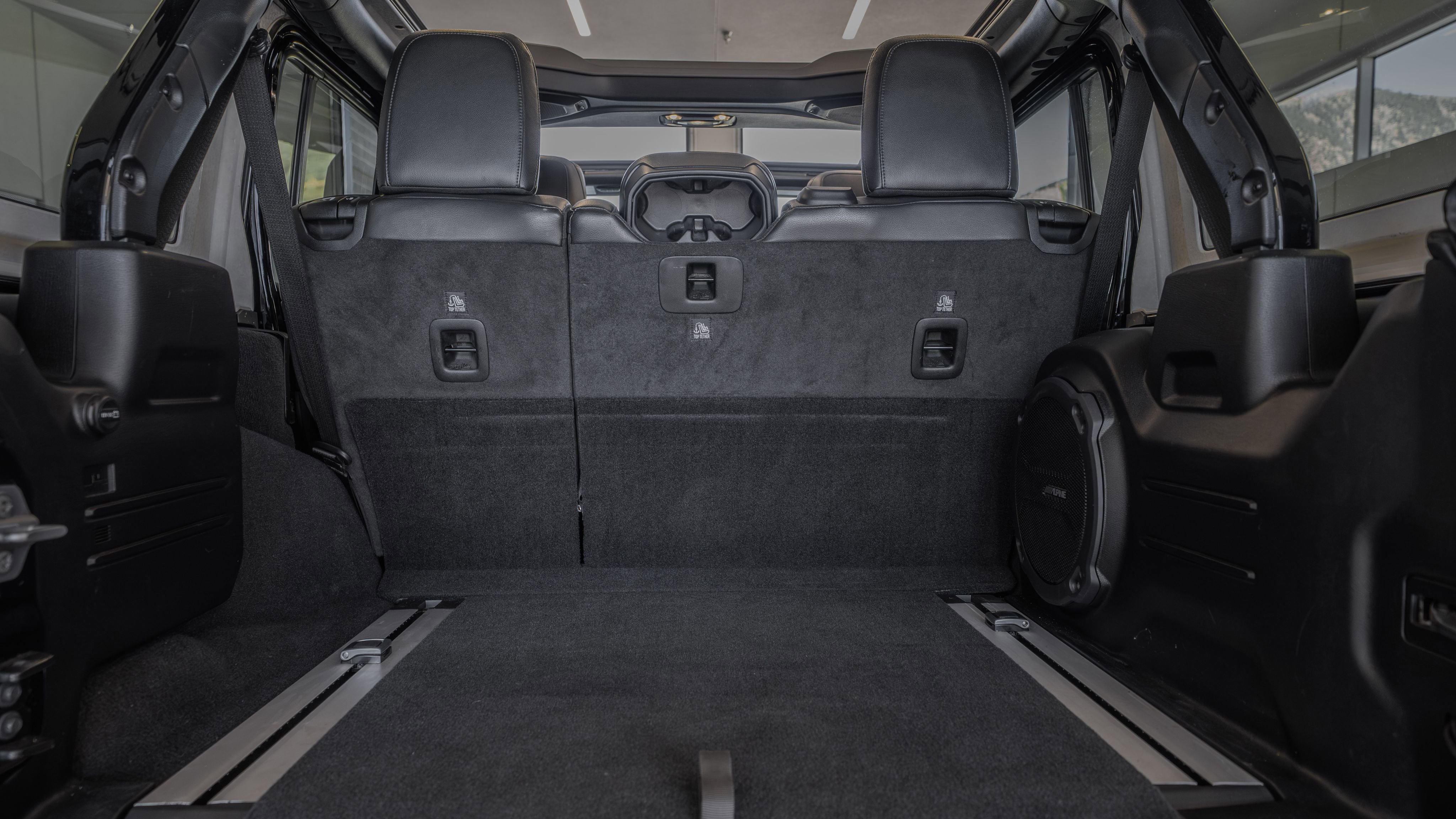 Used 2022 Jeep Wrangler Unlimited Rubicon w/ Trailer Tow Package image 32