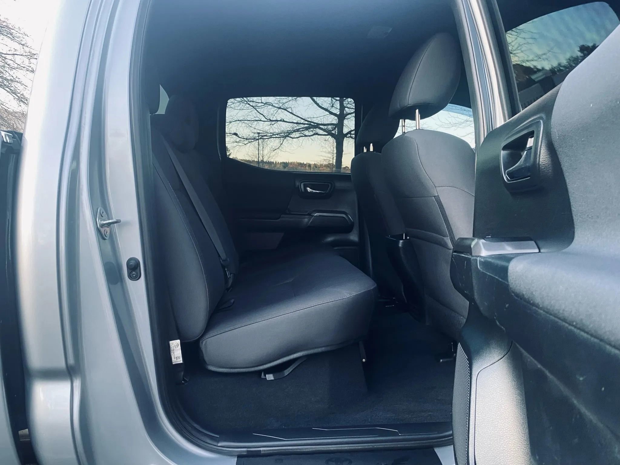 Used 2017 Toyota Tacoma TRD Sport image 12