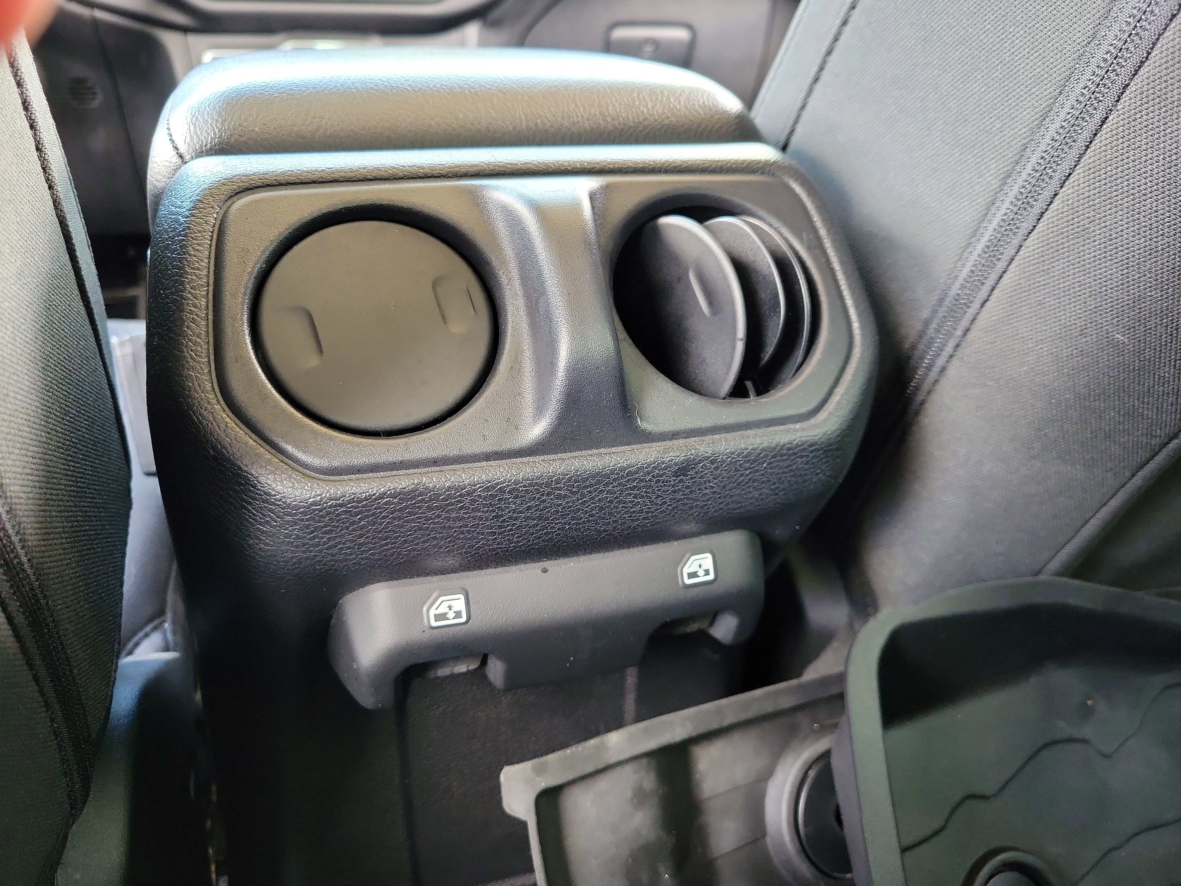 Used 2021 Jeep Gladiator Sport image 17