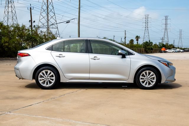 Certified 2023 Toyota Corolla XLE FWD image 3