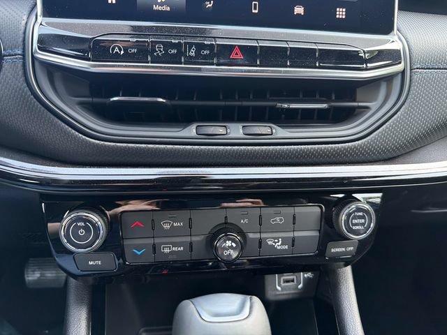 New 2026 Jeep Compass Latitude AWD/4WD image 25