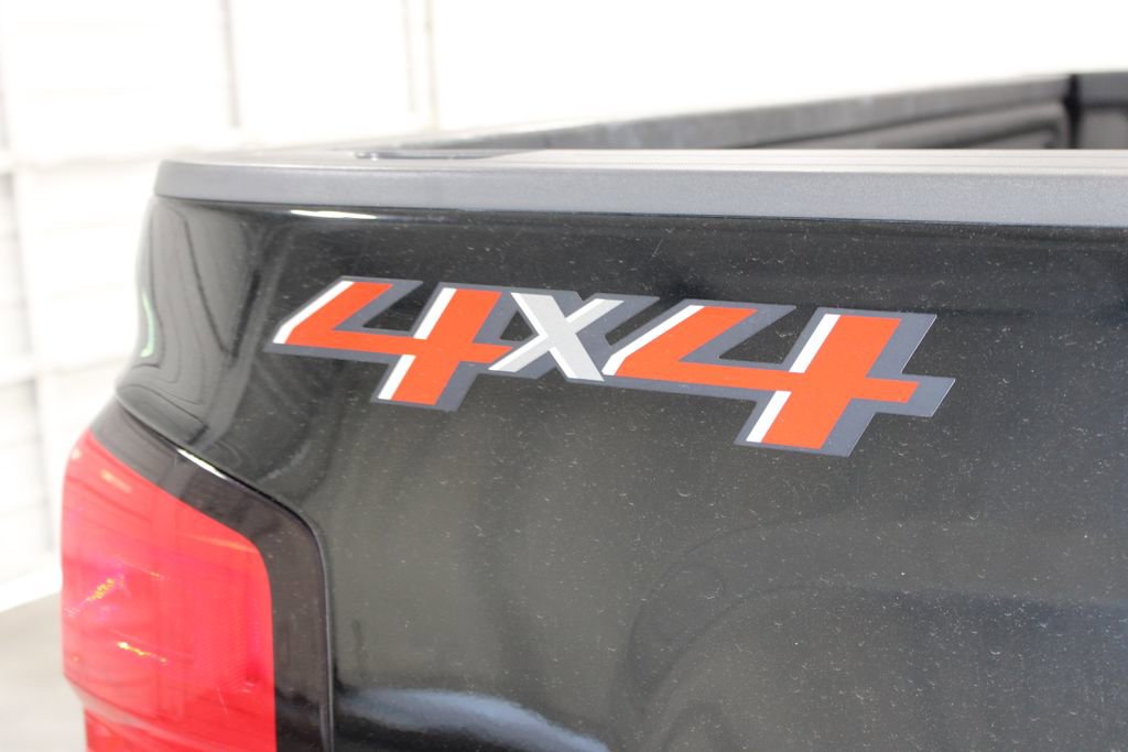 Used 2018 Chevrolet Silverado 1500 LT w/ Texas Edition image 14