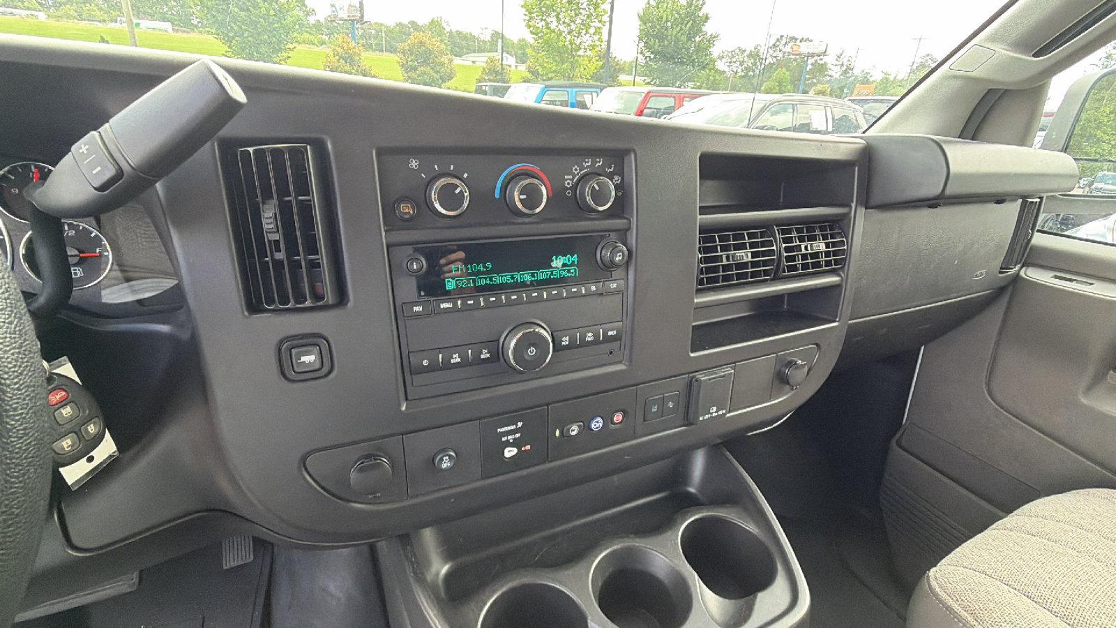 Used 2025 GMC Savana 3500 LT w/ LT Preferred Equipment Group RWD image 28