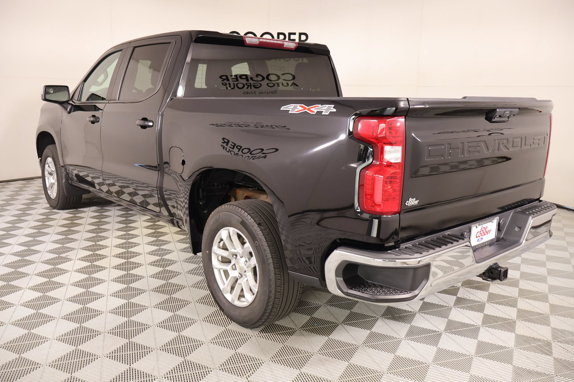 Used 2023 Chevrolet Silverado 1500 LT AWD/4WD image 22