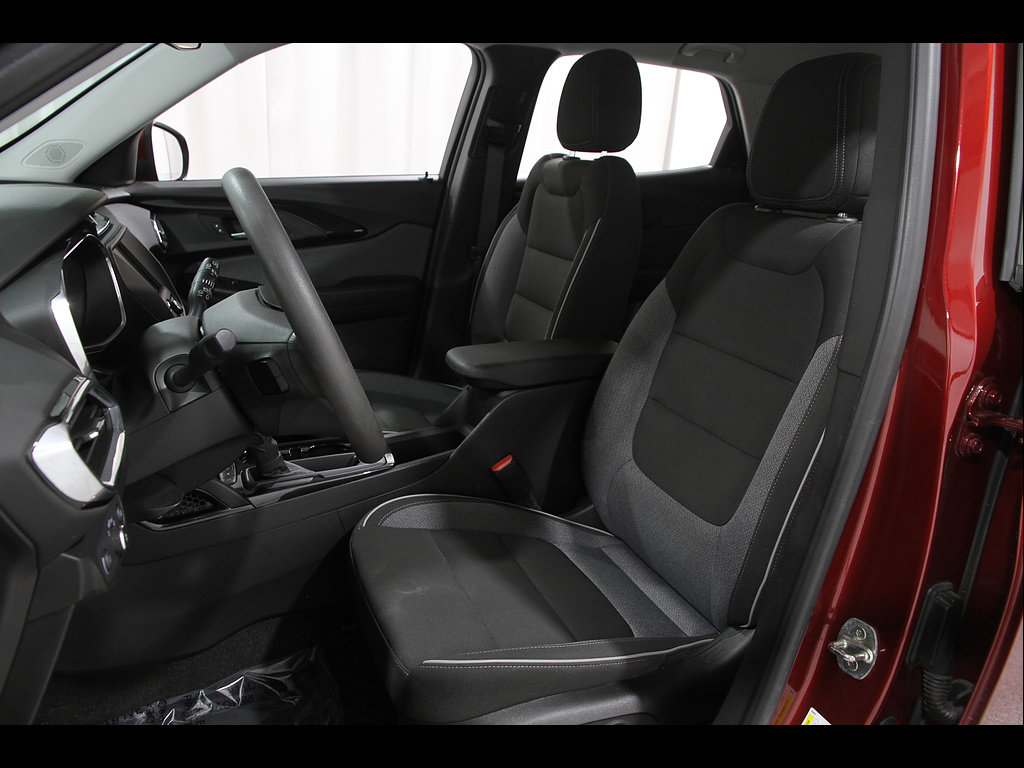 Certified 2022 Chevrolet TrailBlazer LT w/ LPO, Blackout Package AWD/4WD image 5